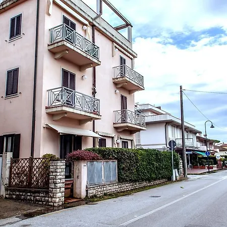 Acqua Marina Pad Marina di Pietrasanta